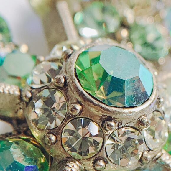 VTG Signed Joan Rivers Green Aurora Borealis Flower Brooch Gold Tone Sparkling - Picture 13 of 14